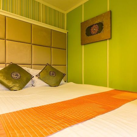 Sam'S Lodge Бангкок Экстерьер фото
