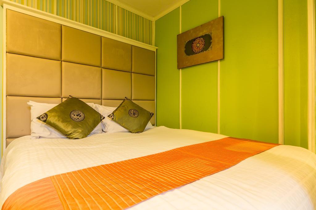 Sam'S Lodge Бангкок Экстерьер фото