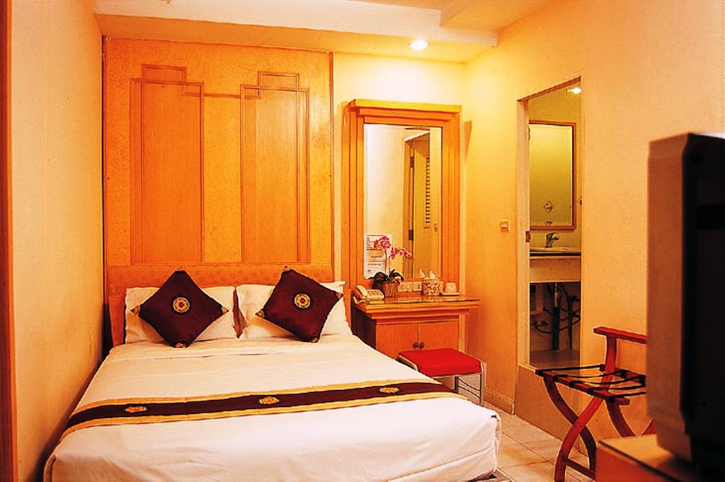 Sam'S Lodge Бангкок Экстерьер фото